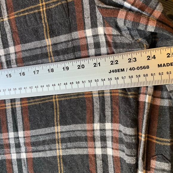 St. John's Bay Men Shirt size XL Long Sleeve Button Down Cotton Plaid Gray & Red - Picture 4 of 7